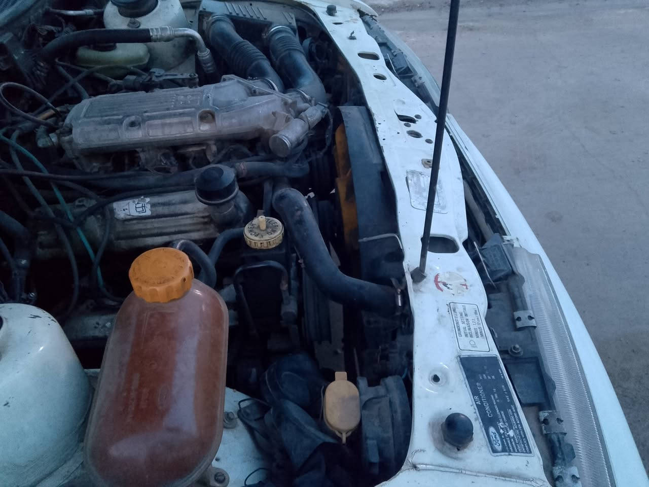 فورد سكوربيو موديل 91 سته سلندر كهربائيات كلها شغاله صبغ بلادي السعر 25 سنويه لغايه 29 الاتصال بالجوال ***********
