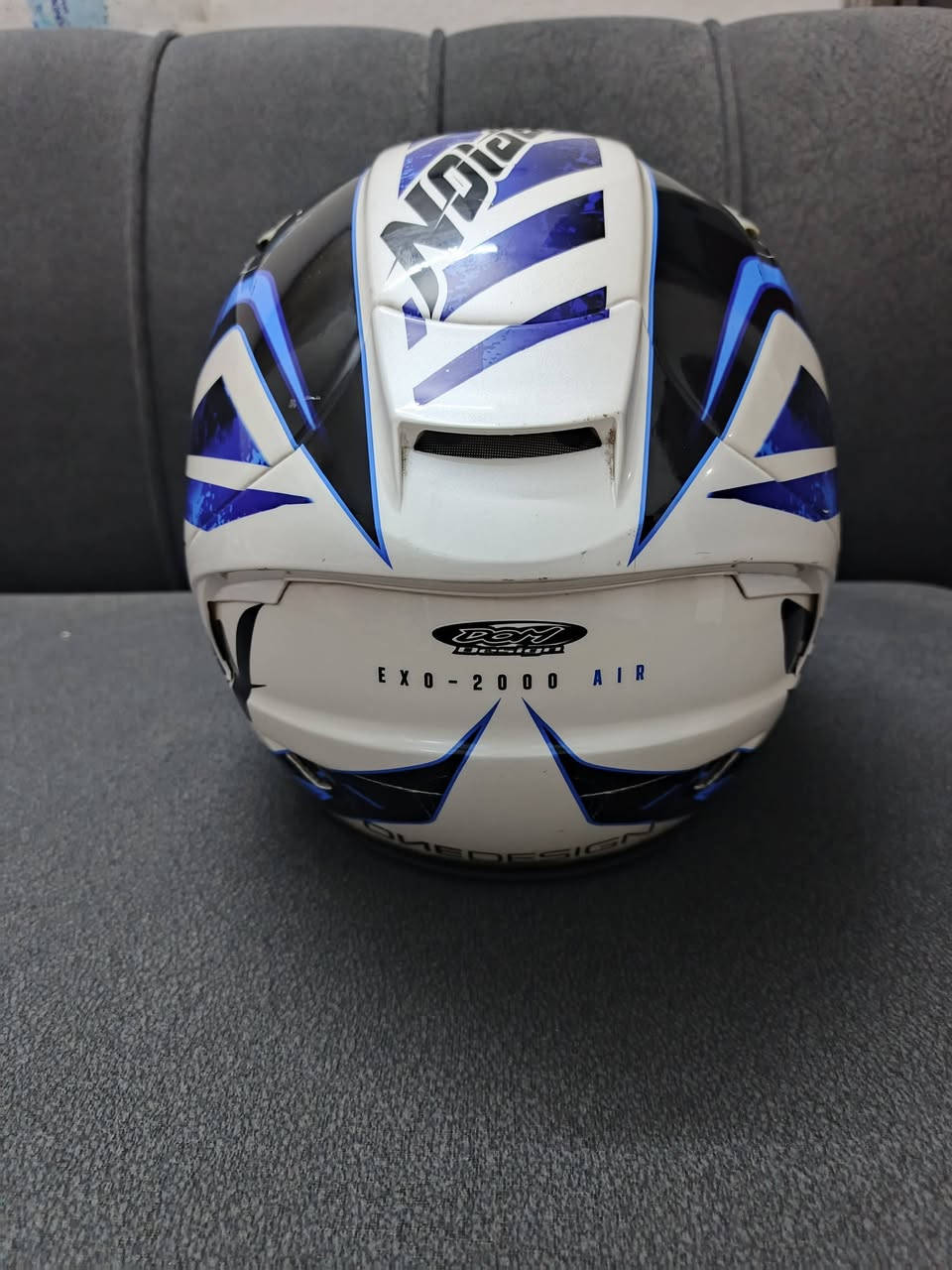 SCORPION
DOM

Design

وياها ييجي مانع ضباب داخلي 

قفل جامه 

حلقات ربط Titanium

بيها منفاخ ضغط 

حجم s 56cm

مكاني بغداد ***********
