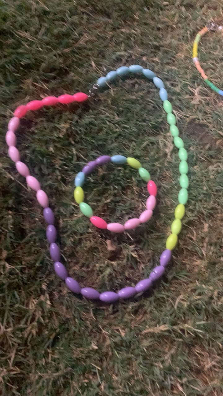 اكسسوارات للبيع. من بنوته صغير.   خطية. هم هي يتيمة منو يشتري عليه.


**إذا كنت صاحب هذا الإعلان وتريد حذفه لأي سبب، رجاءا أرسل رسالة إلى الدعم الفني**