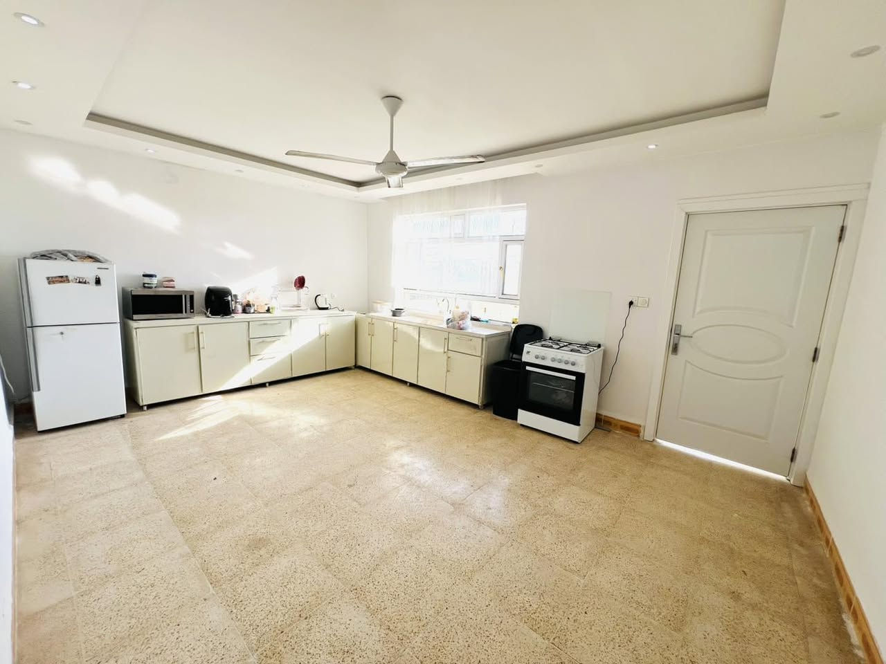 خانوو بو فرۆشتن | بيت للبيع

 📢 خانوو بو فرۆشتن لە [ فەرمانبەران ]
‌✅ ڕووبه‌ر [ 200م ] - 
✅ 4نوستن.
✅مخزن.
✅ 2مشته مه لات.
✅مطبخ.
✅بالكون.
✅هول وميوان.
✅مغربى.
🔻 بۆ زانينى نرخ ژماره1 له كومينت بنوسه
بو زانيارى زياتر⬇️
***********
***********

📢 بیت للبيع في [ فرمانبران ]
✅ مساحة [ 200م ] 
✅4غرف نوم.
✅2صحيات.
✅مخزن.
✅2مطبخ.
✅مغربي.
✅بالكون.
✅استقبال وهول.
🔻 لمعرفة السعر اكتب رقم1 في التعليقات 
للاستفسار اكثر الاتصال على الارقام التاليه⬇️
***********
***********
