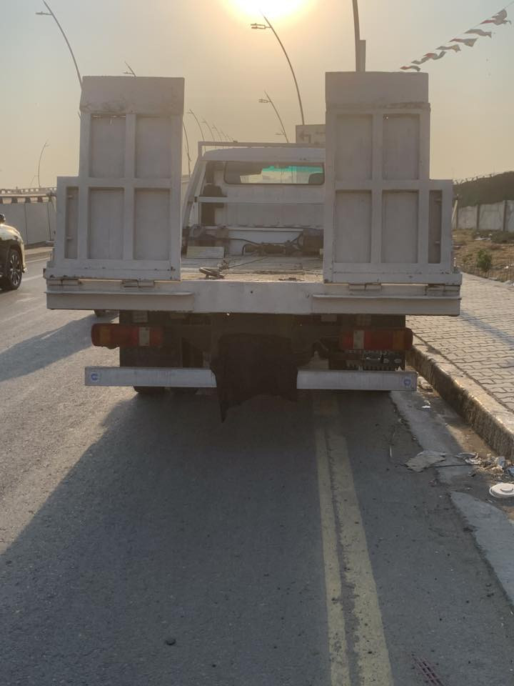 سلام عليكم تيوتة سطحة مديل 1993 رقم بغداد الماني 28 بلسنوية حمل مكينة 14 بيهة خيط بخار صاحبهة يريد تحويل السعر  80 وبيهة مجال قليل اني مكلف بلنشر هاذة رقم صاحبهة ***********
