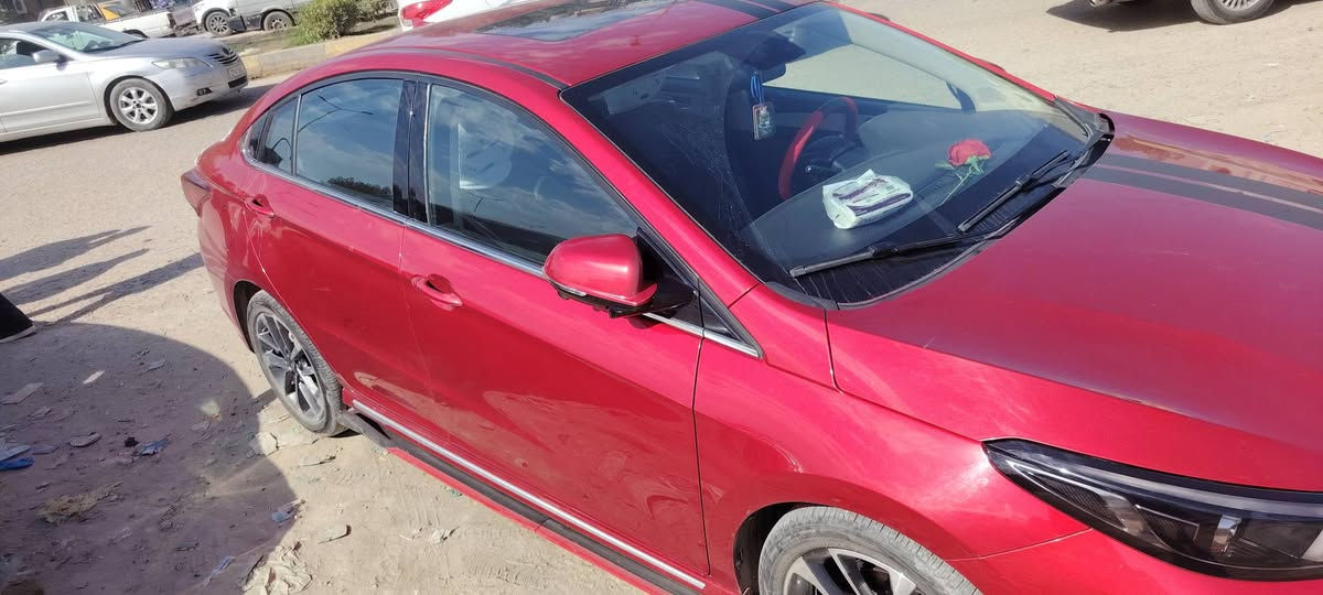 السلام عليكم تم تنزيل السعر لئن محتاج فلوس
شيري أعلى فئة  

1 شيري اريزو 6 موديل 2023؟؟؟استلام 2026

2 حجم المحرك 1.5 تيربو

3 كير اتو ماتيك 9 نمر

4 8 ايربك

5 سلايد روف

6 حساس خلفي

7 لايت ليد

8 كشاف ليد

9 بك لايت ليد

10 ويل 17

11 مفتاح التشغيل بصمه

12 شاشه كبيره

13 كاميرا دواره

14 4 كاميرات360 درجه

15 اناره داخليه ليد

16 كشنات جلد

17 كروز سرعه

18 اوضاع قياده 2 نورمل وسبورت

19 تبريد لمس

20 تشغيل عن بعد

21 تبريد قطعتين

22هاند بريك بصمه

23 مرايه كهرب

24 نظام مانع انزلاق

25 اتو هولد

26 قفل النوافذ عن بعد

حالياً ماشيه السياره 9 الف

( بيها ضربه بالباب مال صدر وراجعه بارد وصبغ بيها شبر     ) 

بعد بيهه هواي موصفات

وضمان شركه السراب 

السعر 120 سياره بعدهه اخت زيرو وبعد بيهه موصفات
***********
