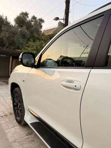 سلام عليكم برادو vx فول ماصفات موديل 2021 ماشيه 70km حقيقي معروفه باقي مواصفاتها  سياره على ايدنه صارت بيها ضربه هية وطابكه بنيد مبدل او باب خلفي مبدل بدون ايرباك صور حادث عندي سعر 390$ بيها مجال بسيط حك جيه مكان سياره بغداد الأمين ثانيه ***********
