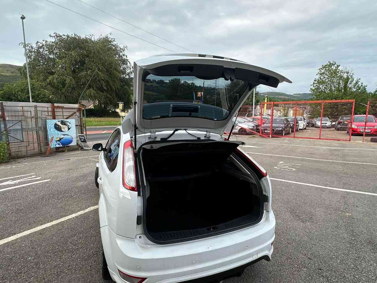 2010 Ford ￼ focus 1.6 ￼ diesel good engine 11 months mot 4 good tyres driving ￼ perfectly ￼ cat s cheaper Rotax only £35 a year welcome driving test can do px £995. No offer quick sale Caerphilly, Mid Glamorgan


**إذا كنت صاحب هذا الإعلان وتريد حذفه لأي سبب، رجاءا أرسل رسالة إلى الدعم الفني**