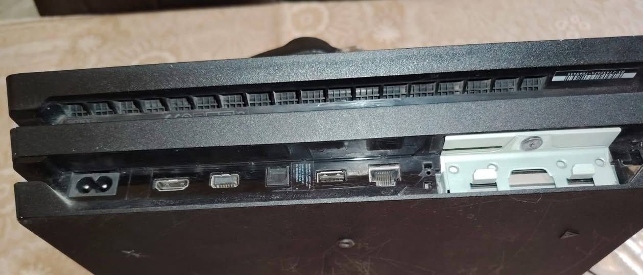 بلي 4 برو اوروبي  (اونلاين) تحديث 13
جوستكين واحد اصلي وواحد تجاري
كيبل شحن اصلي
كيبل hdmi اصلي 
لوك ممفتوح ومداخل صيانة
بغداد
250
***********
