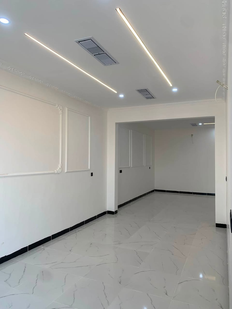بيت للبيع اشتي١  125م طابقين طابو صرف
٤ غرف نوم 
مطبخ
وصاله 
وصحيات
استقبال
تفاصيل اكثر :
***********📞
