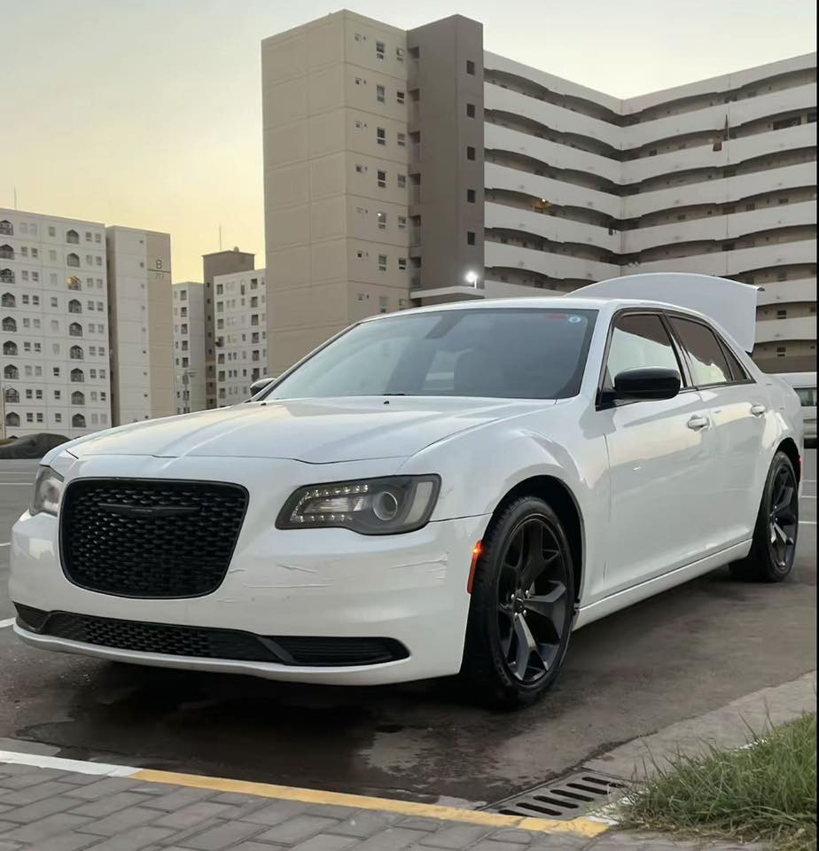 السلام عليكم اوباما 2023 اصل السيارة جديدة بمعنى الكلمة مكفولة من الصبغ والمعجون والفتح على شرط فتح برغي مبيهة ولاا اي قطعة مبدلة سيارة على وضع الشركة داخل عسلي بلاد والحادث موجود بل صور فقط  والجمالغ والبنيد بيديار السيارة مرقمة وكاملة رقم بغداد انكليزي باسمي السيارة كاملة مكملة السعرر 31000

للاستفسارر ***********
