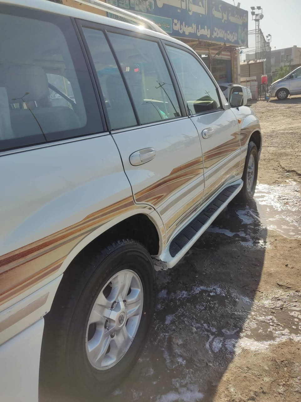 لاندكروزر للبيع مديل 2007 اصل فول مواصفات بيه الباب والجاملخ صبخ فقط الي مشر عليه رقم بغداد دولي بسمنا مداور ثاني يوم السعر 195 وبيه مجال قليل التواصل على الرقم *********** 
العنوان النجف
