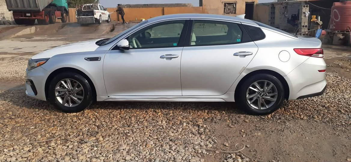 السلام وعليكم  كيا اوبتيما 2019حره  بسمي مداور ثاني يوم جاملغ وبنيد الايمن وتصليح قاعده الدبل من فوك الجهه اليمنى جاهزه كله امريكي مكينه وكير شرط سياره مال جناي وجاهزه 
 ***********
***********
مكاني ذي قار قضاء النصر 
انا مكلف لنشر  لا تراسل
