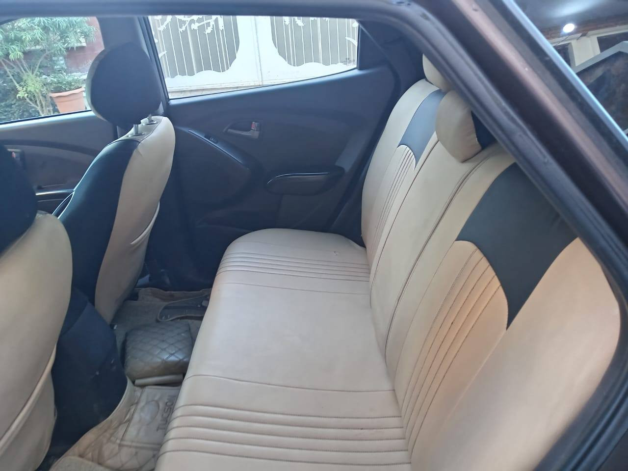 السلام عليكم 
عندي سياره نوع توسان وأرد امريكي موديل 2015 الرقم الجديد بيه بنيد وجاملغ مبدل الاصلي تفصيخ كير ومحرك وصدر كله تمام الحمدلله السياره حلوه والغرفه كلش حلوه  الشراي يتصل على الرقم *********** واتساب فقط السعر 122 العنوان بغداد
بالتوفيق للجميع
