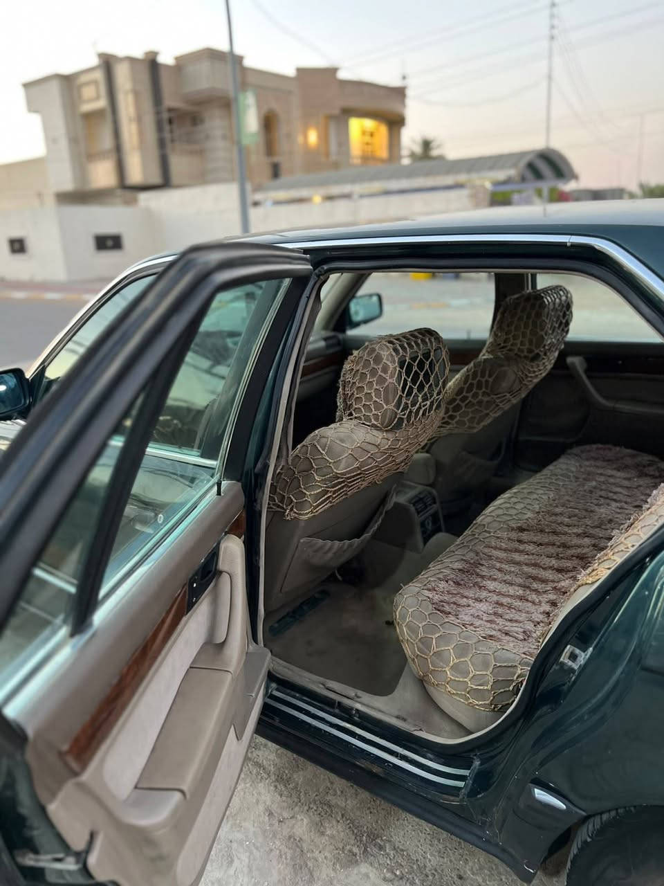 #مكلف_بالنشر
🚗 للبيع | BMW لون زيتوني | رقم الأنبار موديل ١٩٩٢

سيارة بحالة جيدة، استخدام شخصي، جاهزة للاستخدام مباشرة.

المواصفات:

✅ اللون: زيتوني

✅ رقم: الأنبار

✅ تبريد ممتاز

✅ محرك وجير بحالة جيدة

✅ السيارة نظيفة وجاهزة للمعاينة

💰 السعر: 5,500 دولار (55 ورقة)

📍 الموقع: الأنبار / الرمادي

📞 للاستفسار: ***********

 والله يبارك للبائع والمشتري.
