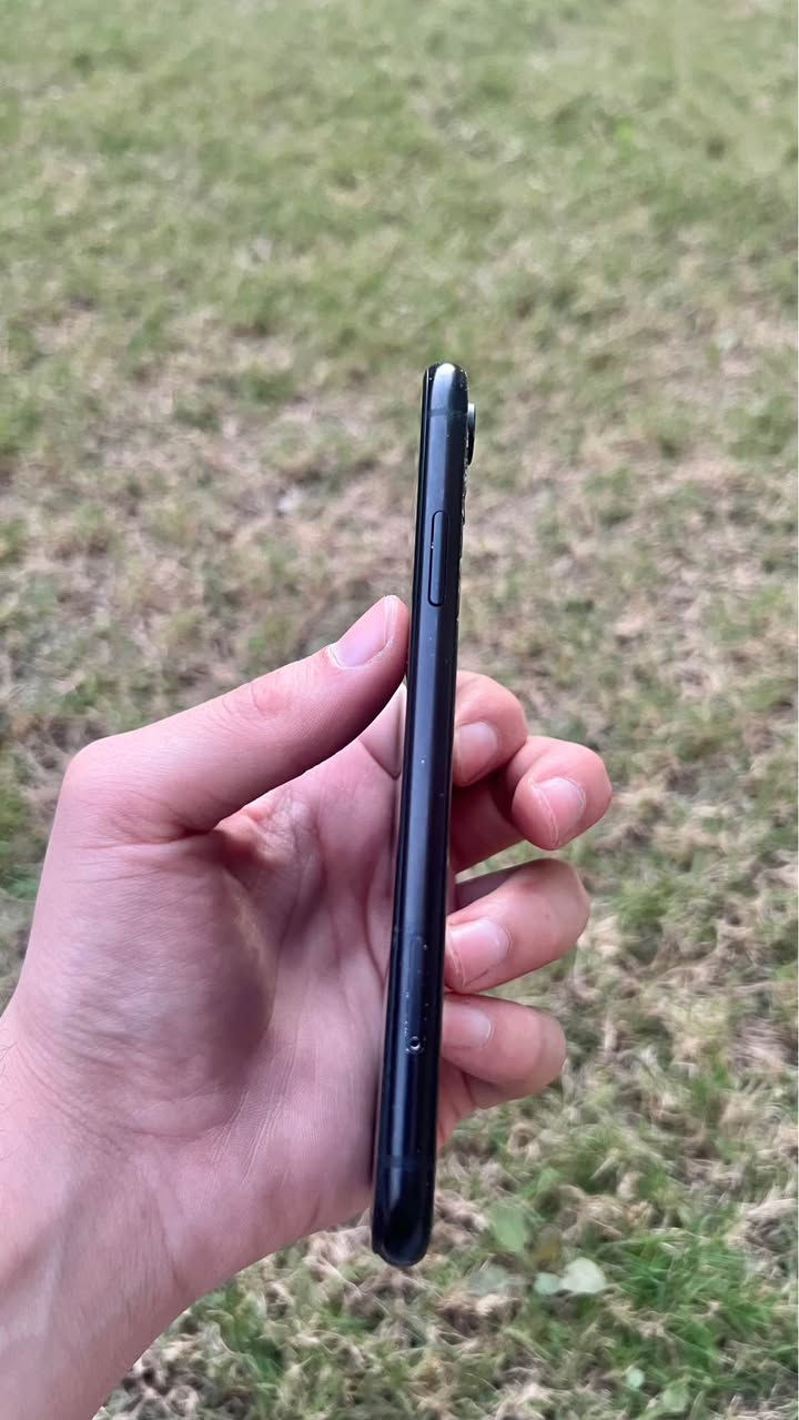 السلام عليكم 
ايفون اكس ار 
مبدل فقط بطاريه اصليه كله الجهاز شغال ماويا اي ملحقات السعر 125 مكان الجهاز بغداد بغداد, العراق


**إذا كنت صاحب هذا الإعلان وتريد حذفه لأي سبب، رجاءا أرسل رسالة إلى الدعم الفني**