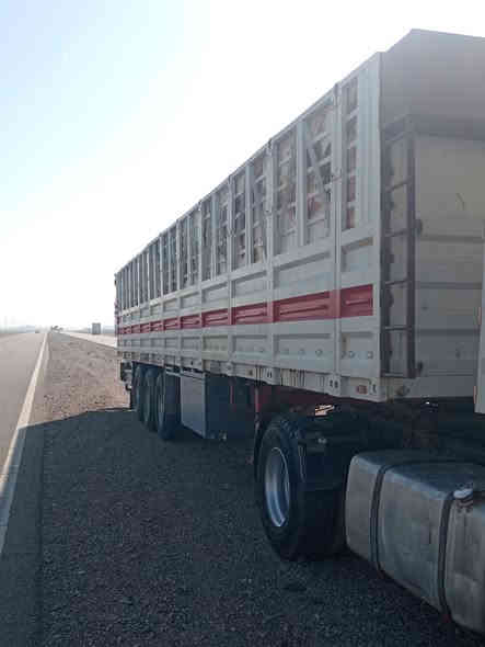 السلام عليكم للبيع فولفو F12 مكينه 122 مجفته جديد راس وعربانه تخم تاير تخم جوبلس رقم انكليزي 3لوحات انبار سنويه لل30 سياره جاهزه للشغل للأستفسار الاتصال على الرقم *********** مكان سامراء خط السريع
