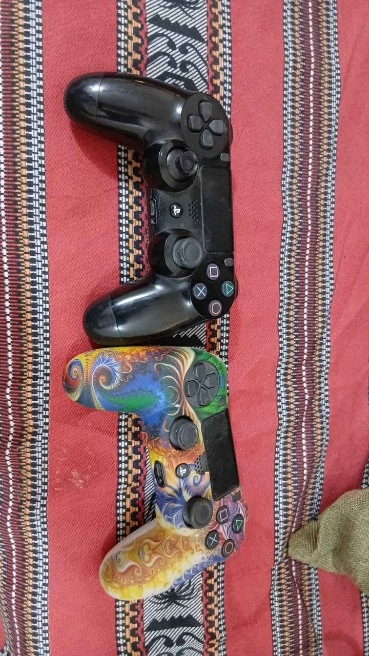 بلي فور سلم وربي للبيع ياتي معاه جميع مل حقاتة يادي معاه ثنين يدات نظيفات وكل كيبلاتة وياتي معاه ثلاث اقراص2023 wwe جي تي اي و wwe2017 البلي كامل نظيف وبي العاب مخزونة بيس26 وفورنايت وفيفا 24 البلي و السعر  كامل 225 الف وبي مجال للستفسار مراسلة


**إذا كنت صاحب هذا الإعلان وتريد حذفه لأي سبب، رجاءا أرسل رسالة إلى الدعم الفني**