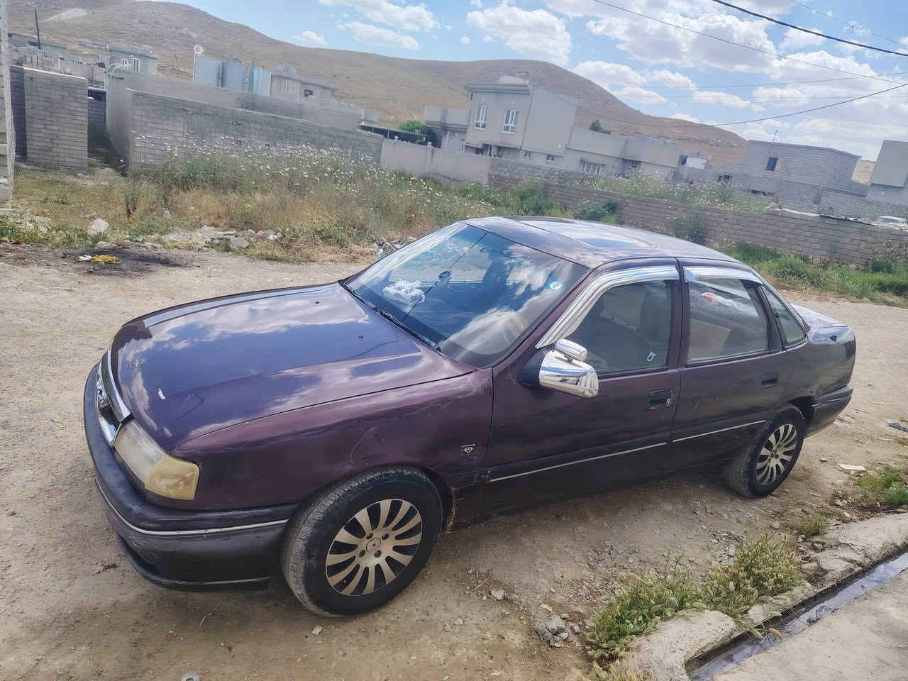 اوبل فكترا حجم ٢٠ موديل ٩٣ رقم سنوية جديد لغاية ٢٠٣٠ رقم  مسطرة شرعيها اني السعر 37ورقة وبها مجال رقم الهاتف *********** وبها واتساب
