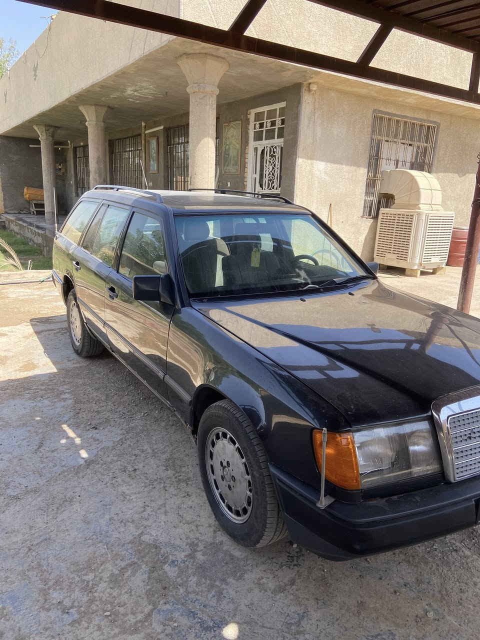 سلام عليكم سيارة البيع مرسيدس رقم بغداد بسمي مديل ٨٩ تخم تاير تبريد شغال مكان بغداد سعر ٦٥ وبيه مجال اي ستفسار ع رقم ***********
