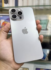 آيفون ١٥ برو ماكس • ٢٥٦ • بطارية ٩٨