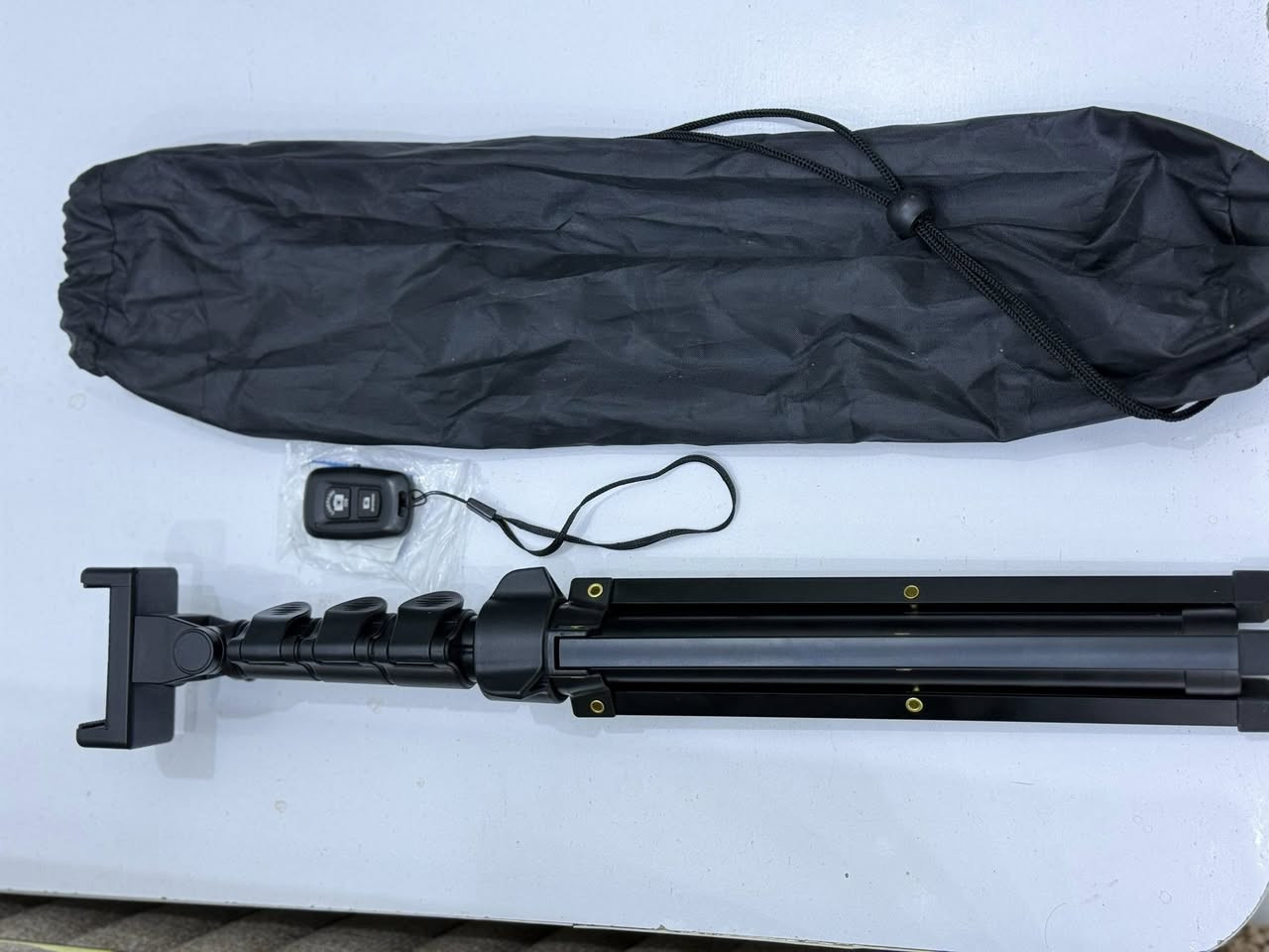 آيفون 16 برو دبل شريحة
يفون 16 برو دبل شريحة 
بطارية 98 
ضمان ينتهي 2026/8/7
ملحقات كيبل +3حافظات
سماعة تجارية كوبي مامفتوح 
فلتر تصوير ماركة تحكم بل إطار حسب الوضع 
استان تصوير اصلي حديد متر ونص 
باور بنك لاسلكي اصلي 10 آلاف ملي أنبير جديد ستعمل مرتين
اوزمو تصوير اصلي ثقيل محلقات ملحقات كاملة جديد 
قفل ويا الملحقات كلهم مليون وربع قفل 
مكاني البصرة تنومة توصيل ماعندي


**إذا كنت صاحب هذا الإعلان وتريد حذفه لأي سبب، رجاءا أرسل رسالة إلى الدعم الفني**