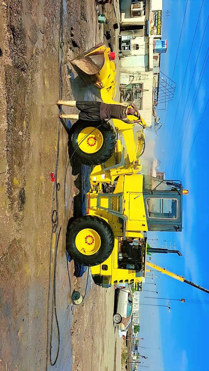 للبيع شفل كوماتسو حجم 100 مكفول من كلشي مكينه 6 موديل 11 المكان بغداد السعر اتصال ع  ***********
