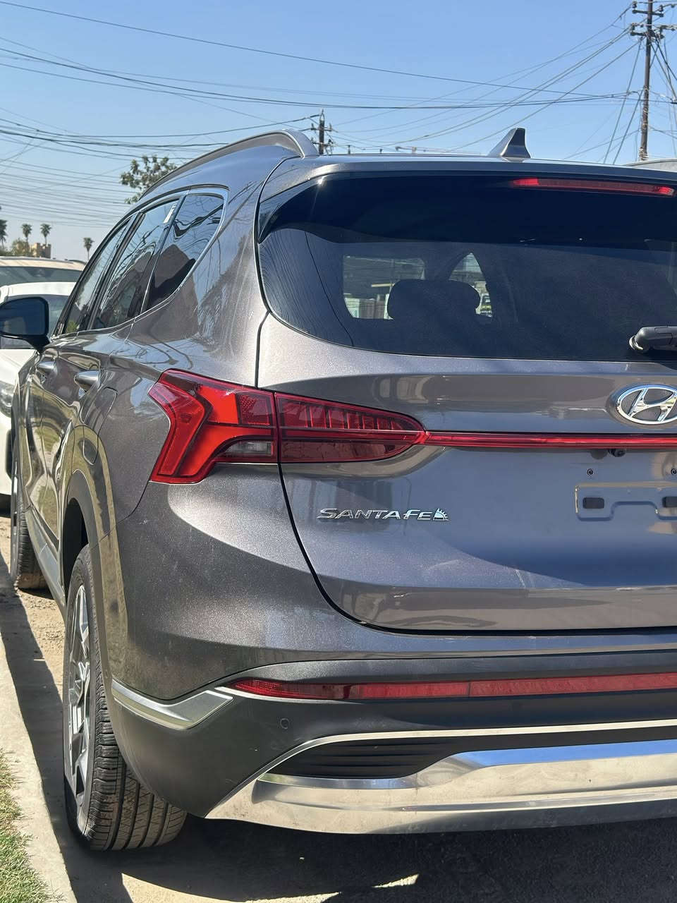 سلام عليكم
للبيع سنتافيا موديل 2023  لمتتد 
هايبرد + بلكن شحن منزلي 
مواصفات السياره فول 1/1
بصمه تشغيل السياره
بصمه ابواب بنوراما بل كامل
الكشنات كهرباء وتدفئة  جلد مطرز+السياره بيها 4 اربع انضمة قياده
السياره توقف ذاتي+تحديد مسار
ورادار واشاره 4كامرات ٣٦٠ درجه رادار حساسات خلفي
تبريد قطعتين 
تشغيل عن بعد  اشارت ترحيب +قياده ذاتيه +كروز سرعه 
فتح واغلاق الصندوق بل بصمه 
شاشه كار بلي و اندرويد + تحكماة ستيرن  +شفتات رياضاي + 
لد LED نهاري اماي خلفي 
السياره وارد امريكي
ماشيه (16) الف كيلوللعم السياره ترايها اخت الزيروا !!!
الحادث جاملغ وباب ايمن باب ايمن نفس الون وجاملغ تبديل اصلي بس غير لون قطعه وحده صبغ  
 
السياره ترايه زيروو
للاتصال *********** 
 
بغداد
