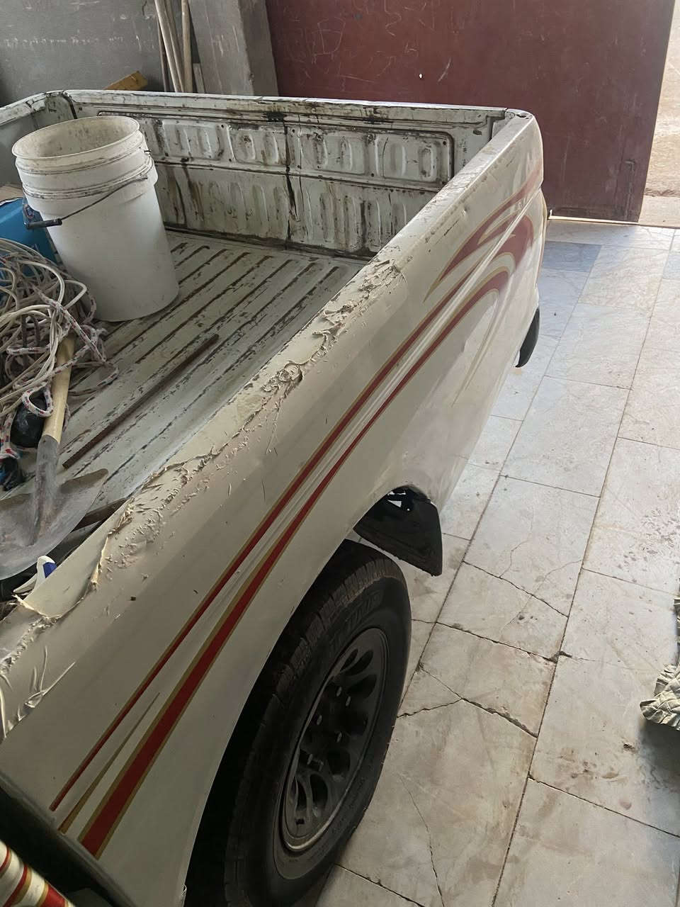 السلام  عليكم سياره مستبوشي مديل 2005 سياره خير من الله حداديه جديده تايرات جدد كير محور  وتماتيك  مكينه توا شادها جديده سياره غرفتها نضيفه كلش بس عدك هاي دعمه موضحه بدايه جاملغ الأيسر الأمامي عنوان البصره الهارثه حي سيد شهداء عمود ١٩٩  سعر سياره ٥٥ وبيها مجال  للتواصل عل رقم ***********
