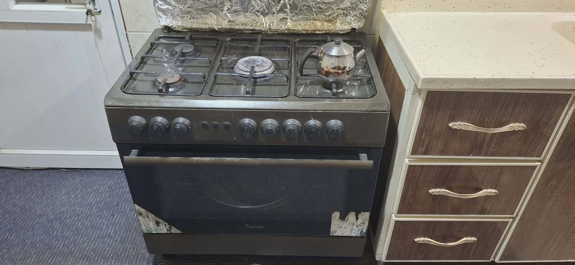 سلام عليكم اغراض للبيع
ميزطعام وأربع كراسي70 الف 
طباخ 125 
مرشحه 25
تنور غاز ارضي 35
كاونتر ابو الملحق ألمنيوم 190  الف 
كونتر قياس 3متر45س كامل مرمر 150 الف 
***********
