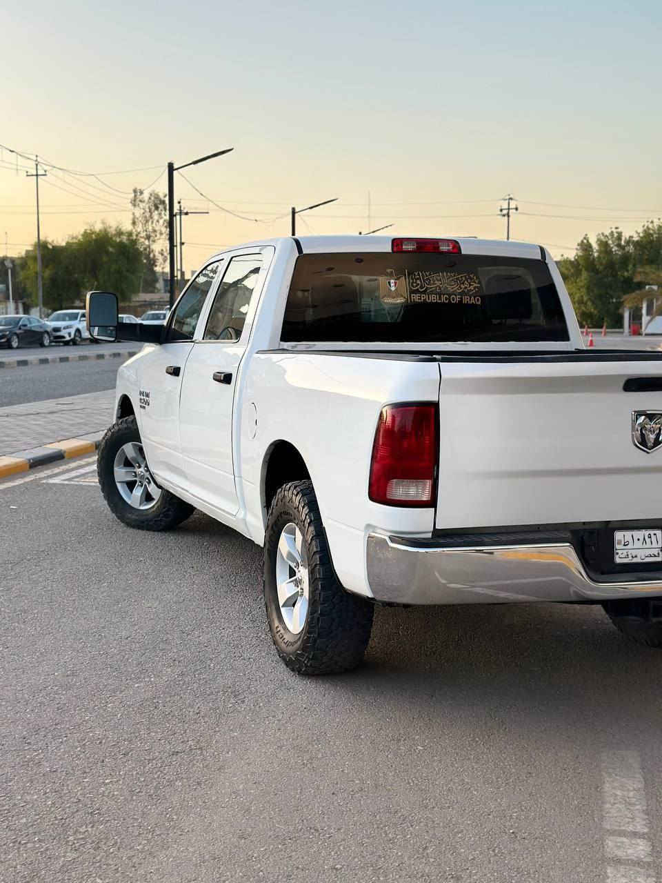 السلام عليكم 
للبيع فقط دوج رام كلاسك باب طويل بدي قصير موديل 2023 وارد امريكي
حادثها  باب الخلفي الجهه اليسره صفحه السايق تبديل قطعه واحده
وبيها بارد +شخوط الجاملغ الامامي الايمن

محرك 3600  السياره ماشيه 60الف

رقم بغداد انكليزي سنويه 2030

السعر 240 ورقه وبها مجال 

العنوان النجف الاشرف الكوفه حي ميسان 
للاتصال ***********
***********  سيد هاشم الموسوي
