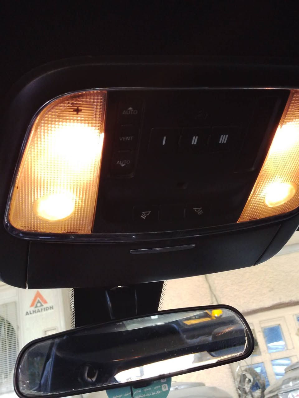 سلام عليكم للبيع جارجر
فئه SXT بلاص يعني فول موصفات
حادثها بل منشور تخريب بدون تبديل ولا دواخل 
وبل عراق مكفوله مابيها اي شي 
سيارة جديده بيها دبات صالنصات رياضي
رايدها 250وبيها مجال سيارة بسمي تحويل مباشر 
مكاني البياع ***********
