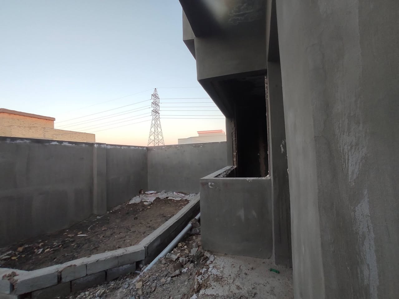 خلفه لبخ و بياض متفرغ حالياً ***********
