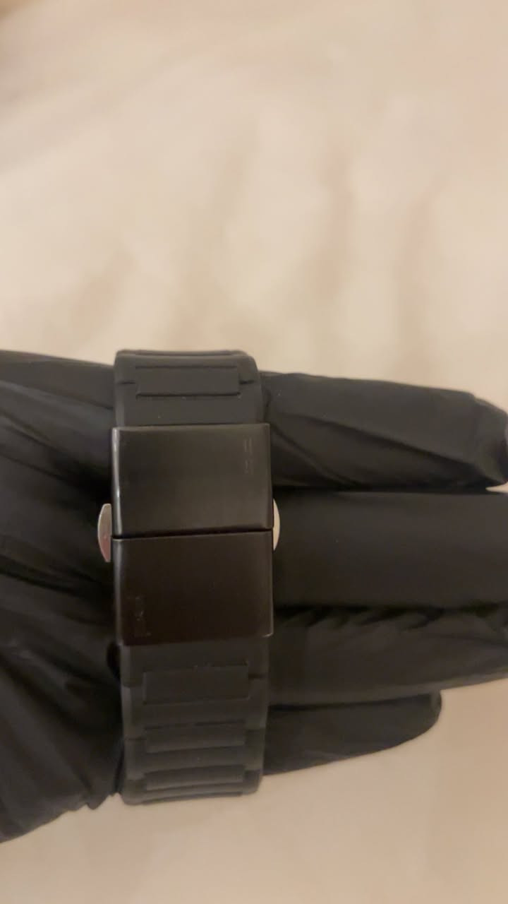 PORSCHE DESIGN”
سعرها 80 
مكاني بغداد


**إذا كنت صاحب هذا الإعلان وتريد حذفه لأي سبب، رجاءا أرسل رسالة إلى الدعم الفني**