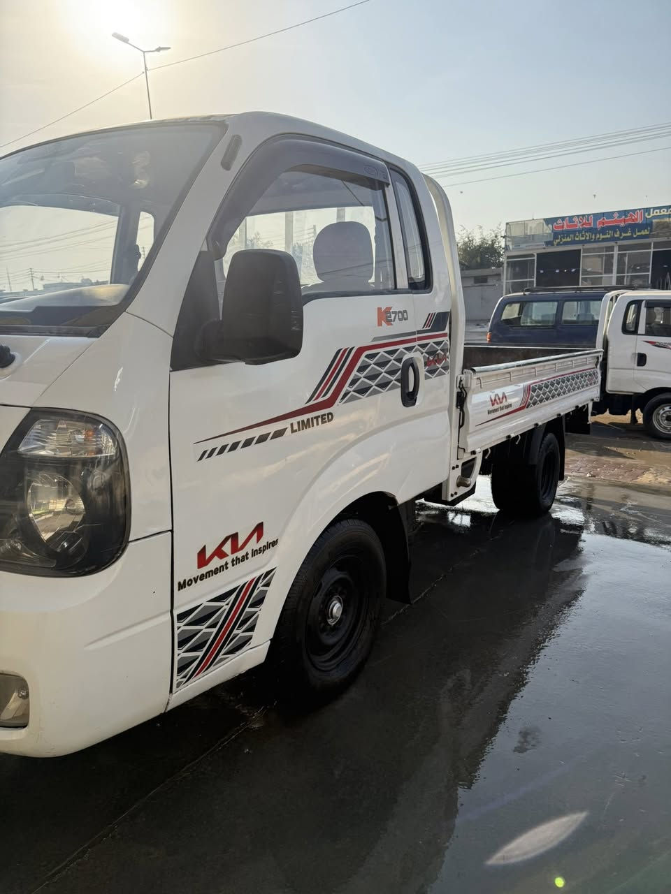 سلام عليكم كيا حمل مديل 2015 رقم بغداد أنكليزي بسمي مكينه 2700 جديده بل جيس تخم تاير جديد باتري جديد مكفوله كفاله عامه *********** مكان السيآره  بغداد السعر 103 او بيهه مجال
