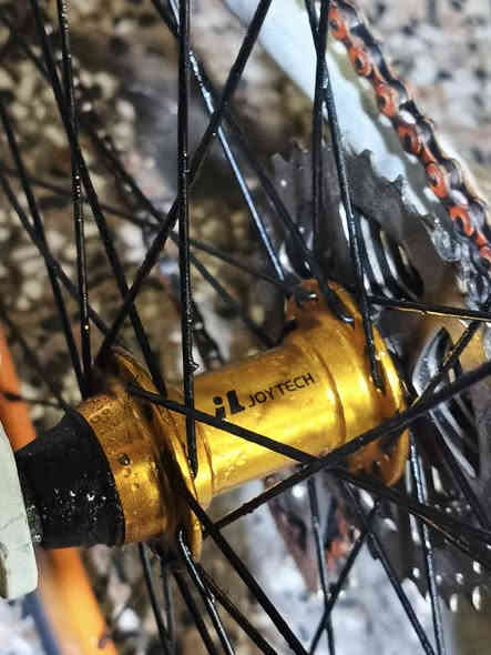 السلام عليكم اخوان
بايسكل للبيع 🔽 

نضيف جدا بنسبه90%

ألمنيوم 100%〽️

لون ابيض + برتقالي🔀

شكل عصري وحديث

الوياله ألمنيوم

بايسكل كله شركه وحده مامبدل بي شي ابد حتا البريكات نفس شركه البايسكل✅

عگرب شيمانو ♻️

خلفي8 وامامي1 سريع جدا🛑

المكاين (LJOY TECH) 💮

حجم 28❇️

الزنجيل نفس شركه البايسكل هم لونه برتقالي

سعر180🔒

للتواصل واتساب ***********

مكاني مدينه الصدر / شارع الحكمه / قطاع33 مقابيل جامع موسى ابن جعفر
