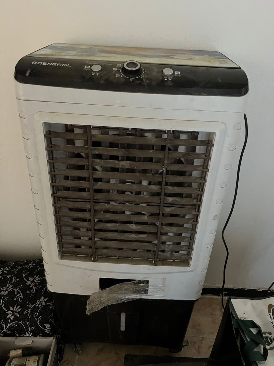 لدينا غراض للبيع مثل موباريده سعر55 وبراد سعر 45 و مرشحه سعر 30 وعرابنا أطفال بيعر 20 الف عنوان دوميز بلد للتواصل على هذا الرقم*********** واتساب موجود
