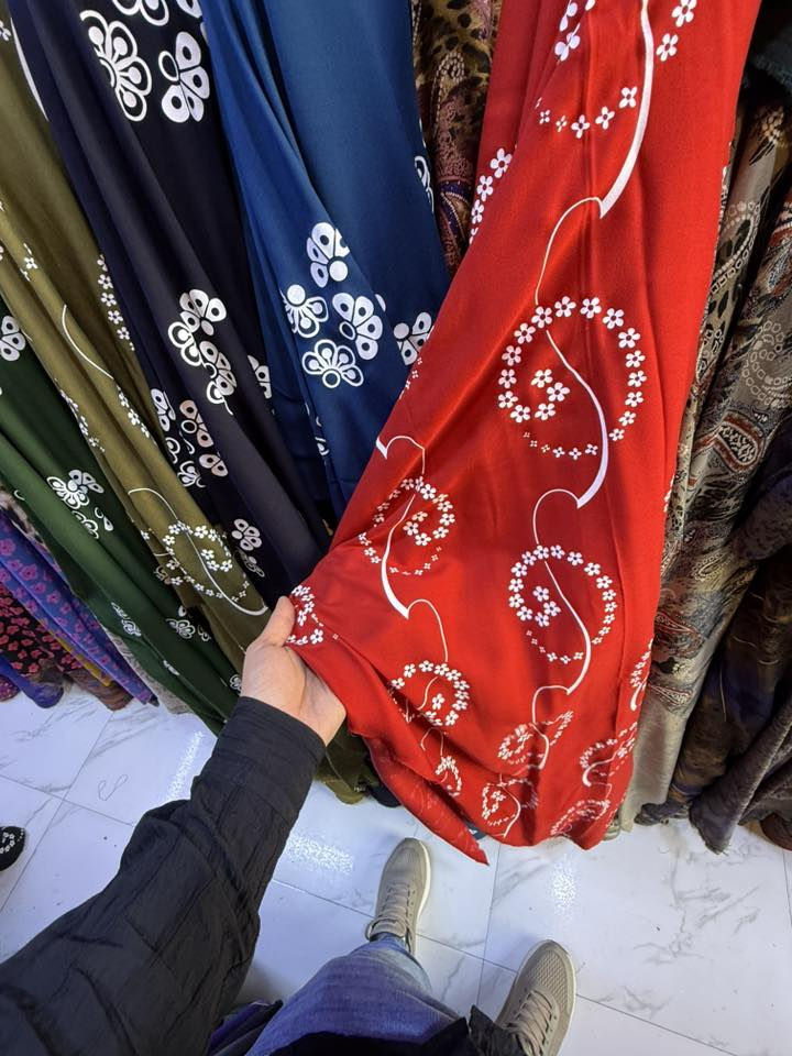 كشمير إيطالي الأصلي آخر كميه سعر القطعه 5 مترين ونص متوفر 10 ألوان آخر كميه


**إذا كنت صاحب هذا الإعلان وتريد حذفه لأي سبب، رجاءا أرسل رسالة إلى الدعم الفني**