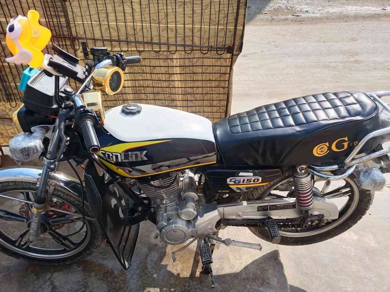 دراجة البيع كلشي مابيها شغله حلوة كلشي ما عايزه كامله السعر 550بي مجل مكان سامراء الرقم ***********
