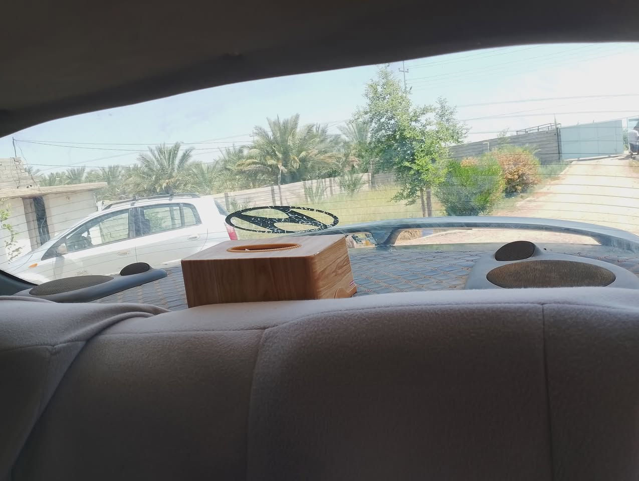 للبيع سيارة سوناتا موديل 94 سيارة توب محرك توب تايرات جدد كير عادي مكفول المكان ديالى الوجيهية السعر 45 وبيها مجال للشراي ويدلل علينا***********
