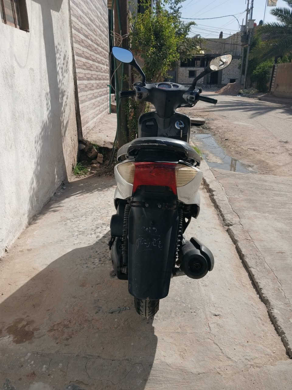 سلام عليكم سكنس نثيه 110 ياباني الدراجه جديده بس مكينته كايمه لاطش البستم بالبوشه يحتاجله تجفيت فقط النقوصات  كتف شحن + بطاريه والباقيه كله شغال الدراجه تايراته جدد شاصي نضيف كفراته جدد صدر امامي خلفي جديد كهربائيات مرتبه يحتاجله فقط تجفيت السعر ٢٥٠ الف وبيها مجال  عنواني بغداد جكوك مقابل جامع محمد رسول الله رقم الهاتف للأستفسار ***********
