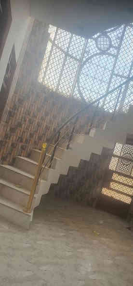 🏛 مكـــــتــــب مــحــــمد الامــــارة للـــعـــقـــار 🏛

🎗 نعلن عن بيع بيت في الدبية الثالثة قربة دائرة الكهرباء 🎗

♦️-- مساحه 200 متر ❗️✅️
♦️-- واجه 10 م ↔️✅️
♦️-- النزال 20 م ↕️✅️
♦️-- عرض الشارع 10 متر ✅️
♦️-- طابق واحد يحتوي على :- غرفتين + هول + اسنقبال + مطبخ + صحيات داخلية وخارجية + طرمة كبيرة + حديقة كبير
.
♦️-- المنطقة توجد فيها خدمات  ماء + كهرباء + بناء

♦️-- السعر بالنقد 110 وبي مجال !!

♦️-- السعر عن طريق المبادرة 115 وبي مجال !!
_______________________________
لـــلاســــتـــفـــســـار الاتـــصـــال عـــلـــى :
📱📱📲📲

*********** رسول الامارة
.
#عنوان_المـــكـــتــب
طشاش الثانية / نهاية شارع الاسعاف الفوري / ركن توزيع عميشة والضباط

🏛 مكـــــتــــب مــحــــمد الامــــارة للـــعـــقـــار 🏛 دهل اوران
