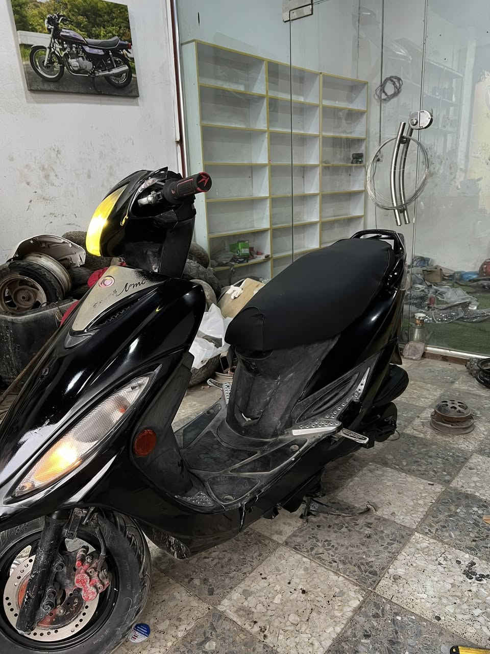 سلام عليكم شباب كامكو G4
درجاه كلش حلوه ونضيفه 
مكينه فول نعومه  نكره سلف 
دراجه بلاديه وماناقصه شي مال جنايه
دراجه بالواقع احلا 
سعره مناسب 525 الف
مكاني نجف شارع المطار مقابل بانزين خانة ريبال قرب مول الرواد 
***********
