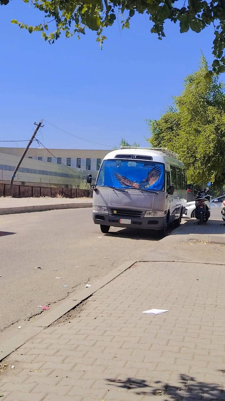 سلام عليكم من رخصة مدير الكروب كوستر موديل 2008 مكينه.كير.تبريدخيرمن الله مكينه مجفته جديد اكسل كفاله تخم تاير قلاب ستاركس السعر ٢٢٠ او بيها مجال حك الجيه للاتصال ***********
