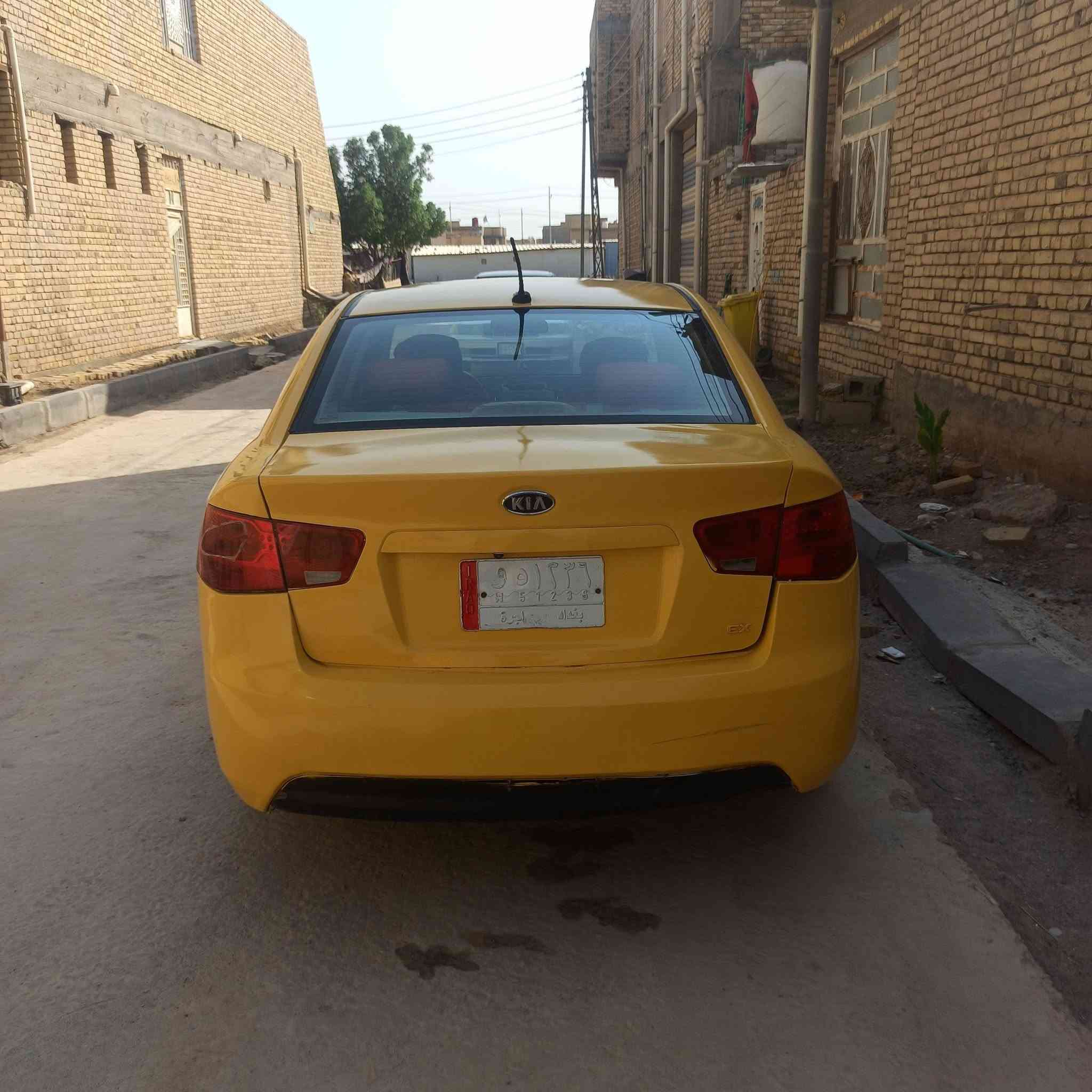 فورتي 12 رقم بغداد بسمي ضربتها جاملغ وباب السائق مبدل وبيها طخات  72 وبيها مجال 
***********

