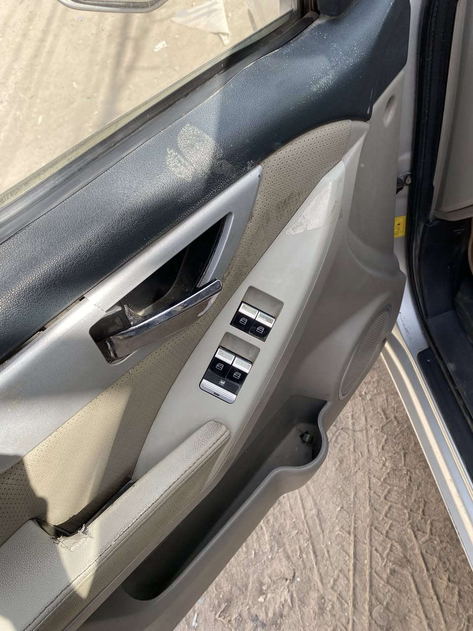 سلام عليكم ليفان مديل 2016 رصاصيه رقم بغداد
للاتصال ***********
