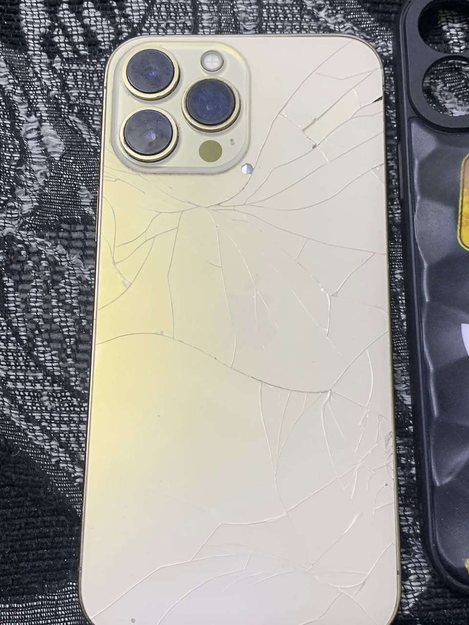 سلام عليكم وين ال يدور ايفون رخيص آيفون 13برو ماكس مبدل بطاريه وشاشه خوش نوعيه شاشه بيها ضربه ما مثر عل شي السعر 350وبيها مجال بصيط ملاحضه كأمره المامي توصل خاص أو رقم بيها وتساب *********** ماكن موصل جانب لأيسر
