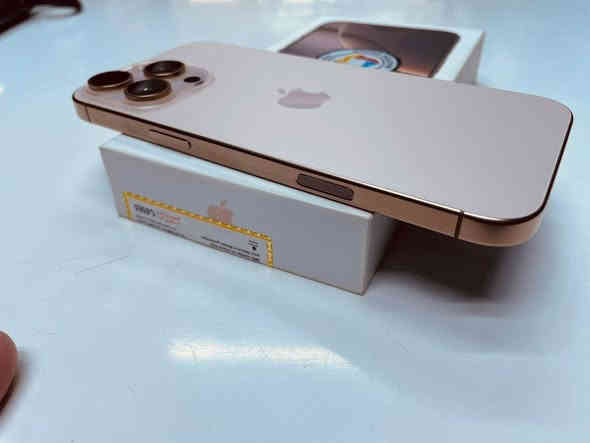 من رخصت صاحب المنشور
للبيع iPhone 16 Pro Max

• اللون: ذهبي
• الحالة: نظيف جداً – مثل الجديد
• بدون أي خدوش أو مشاكل
• استخدام خفيف ومحافظ عليه

المواصفات:
• السعة: 256GB
• إصدار النظام: iOS 26.1
• نسبة البطارية:100 %
• عدد دورات الشحن:56 فقط
• تاريخ أول استخدام: آذار 2025
• تاريخ التصنيع: تشرين الثاني 2024
• الضمان ساري لحد 10/3/2026
• الجهاز شغّال 100%

الملحقات:
• علبة + كيبل شحن

السعر المطلوب:1500 
الموقع:  بصره. رقم ***********
رقم واساب ***********
