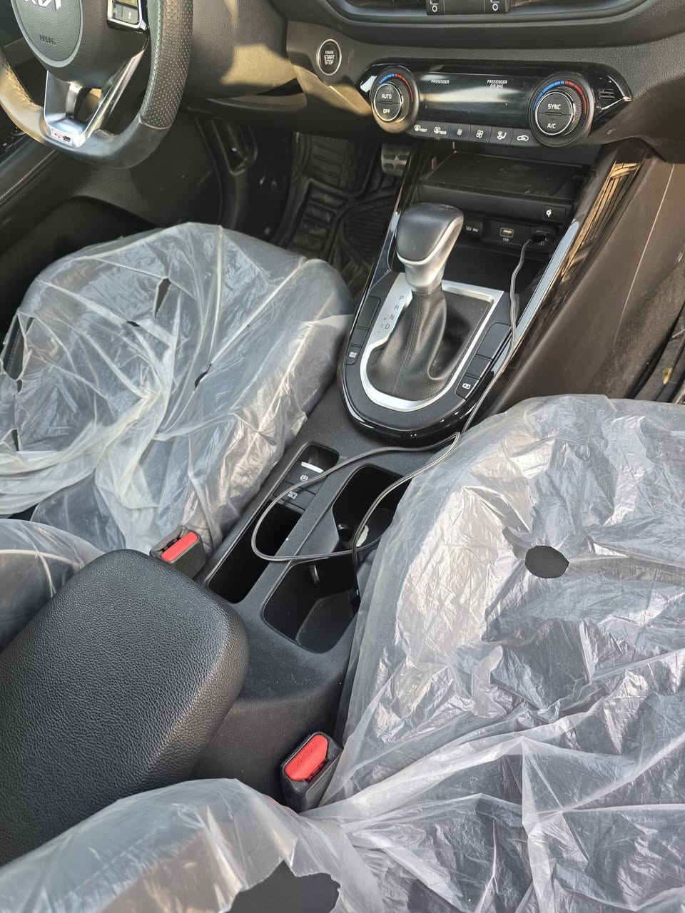 للبيع((السعر ١٧٨$))((فووول مواصفات واحد ع واحد--جيتي لاين))
كيا فورتي موديل ٢٢ وأرد أمريكي 
رقم بغداد الجديد بأسمي
لون أبيض 
ماشية ٣٩
🔴 بصمه تشغيل بصمه أبواب /تشغيل عن بعد 
🛑محرك 2000 دوش 
🔴 / مانع انزلاق
🛑لدات أمامية نهاري
🛑 حساسات خلفية وأمامية
🛑أتو هولد
🛑 فتحة سقف
🛑شاشه كبيره تدعم كاربلي/خرائط Gps
🛑كامره خلفيه / كروز مثبت سرعه
🛑لايت زنون عالي ناصي 
🛑شاشة ضبط واعطال بل دشبول
🛑منافذ USP/ 12V /Tip
🛑حساس اطارات / 4 دسك/ Abs
السيارة مكفولة ماعدا دعامية خلفية وع كد شبر بالصندوق((السيارة بحالة الزيرو))
للاستفسار الاتصال(***********_***********)
مكان السيارة بغداد اليوسفية
