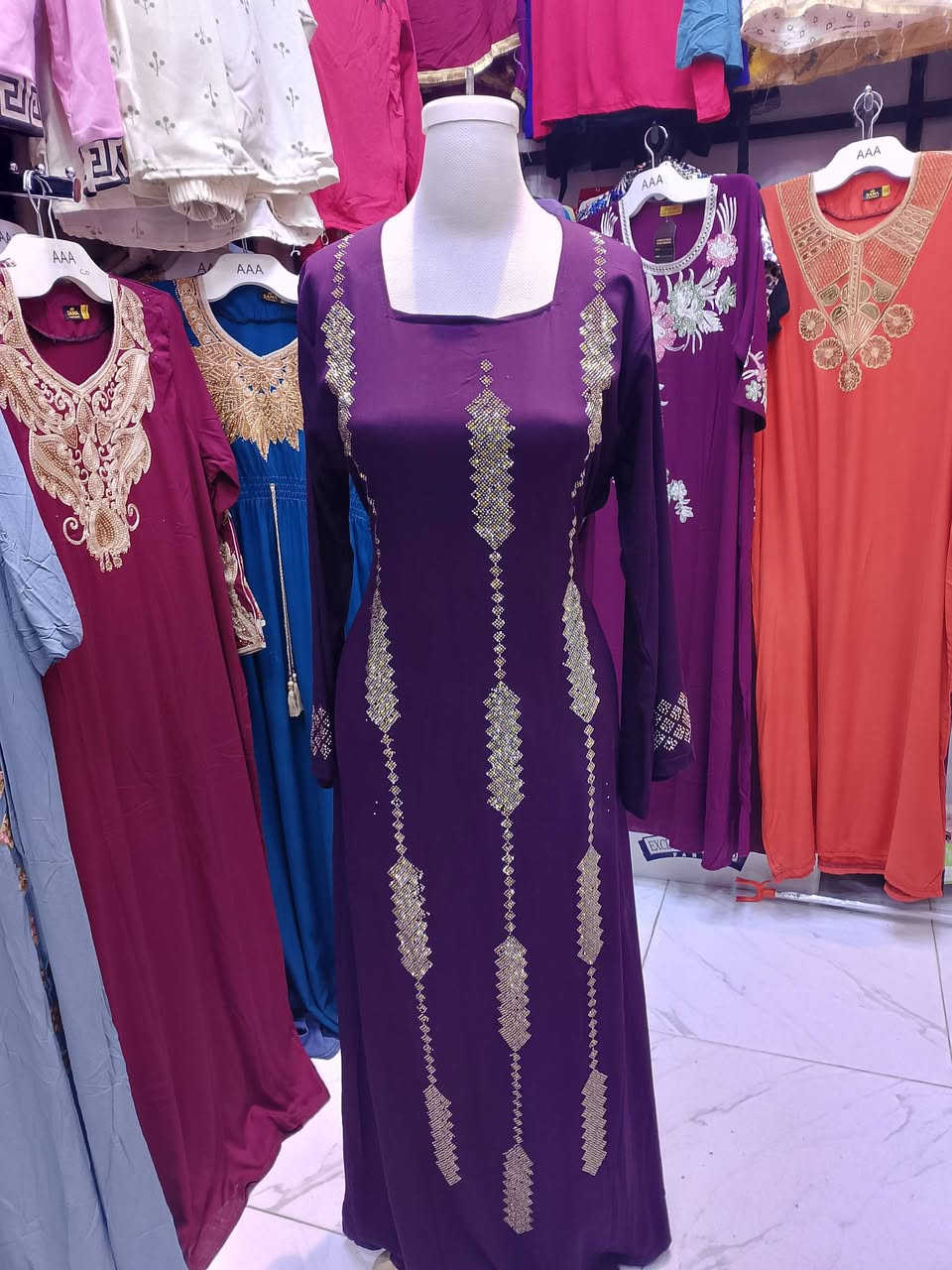 اسعار مناسبه وجوده عاليه 
والوان راقيه 
بعقوبة التحرير الفلكه الأخيره سنتر التحرير 
محمد الامين 🩵


**إذا كنت صاحب هذا الإعلان وتريد حذفه لأي سبب، رجاءا أرسل رسالة إلى الدعم الفني**