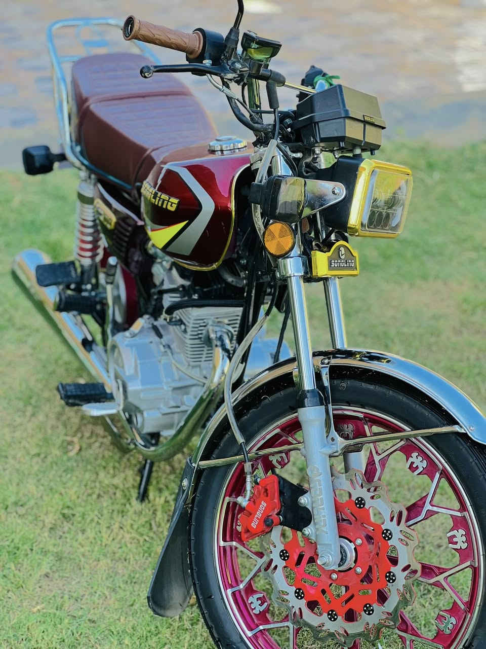 سيفان 25 مكفوله من كلشي اوراق اصولي كلشي شغال بيه كل كهربائيات (بصمه ) وكذالك ( سويج ) تحكم من بعد مكاني بابل الهاشميه سعر 825 وبيه مجال رقمي للتواصل .. ***********
