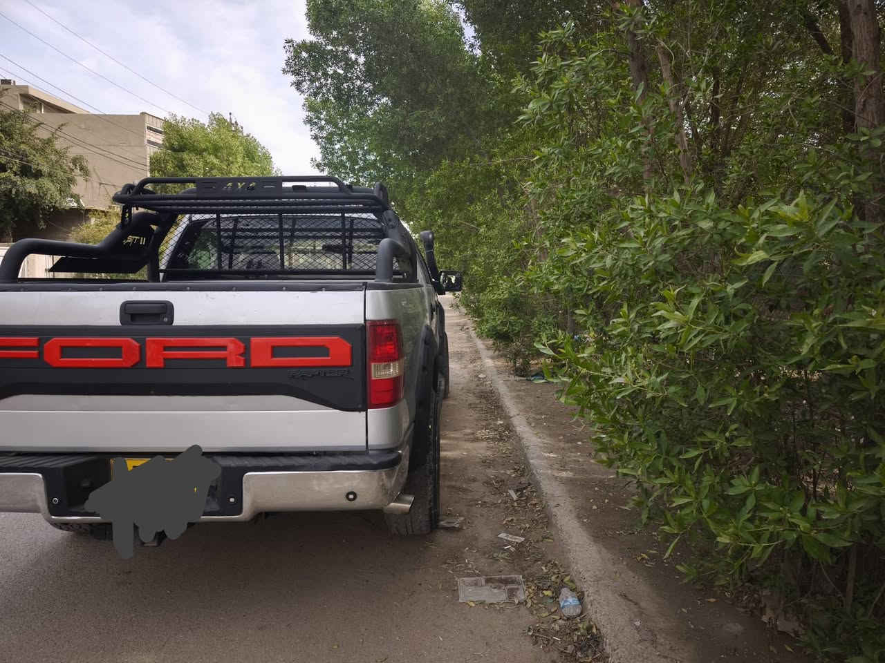 السلام عليكم عندي فورت أمريكي f150 البدي القصير الباب الطويلة المرغوبه تراك سياره جاهزه من كلشي طابه كلين للعراق بيه قطعه صبغ جاملغ امامي فقط ماواصله للغد مكينه كير تبريد صدر تايرات سياره خير من الله شاشه كامرة أمامي خلفي سياره مال جناي بس صار عندي ضرف  وريد أبيع بسيارة مراوس وفرق ميخالف
 للتواصل ***********
