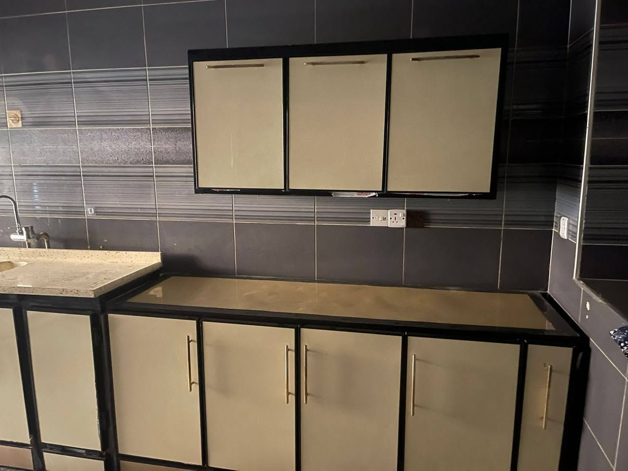 كونترات للبيع اسحب صوره روح واتساب , ***********
