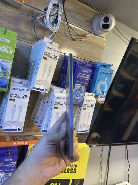 ايباد مني 6 كارتونه وياه
الايباد نضيف فقط ذني الطكع الي بضهر
ذاكره 256
بطاريه 85
سعره 300
تواصل ***********
